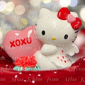 - Hello Kitty Valentines Figurine